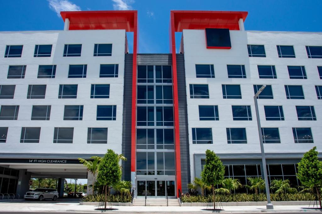 Miami Airport Area Hotels: Finding Quiet Corners for Better Nights