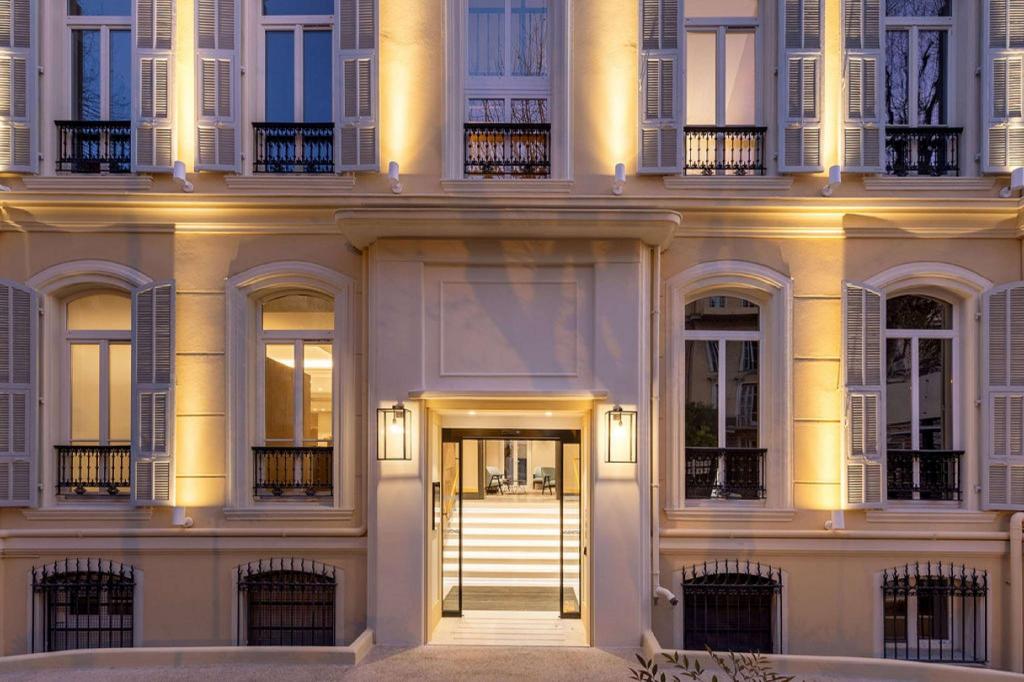 Nice City Center: Comparing 3 Hotels for Restful Stays and Better Nights